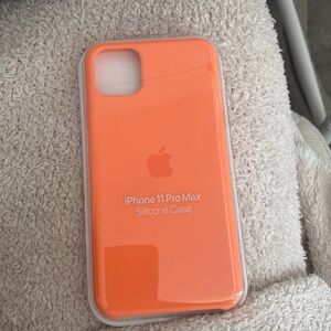 Apple iPhone 11 Pro Max Silicone Case in Vitamin C